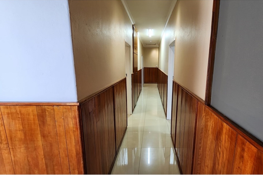 7 Bedroom Property for Sale in Parow Valley Western Cape